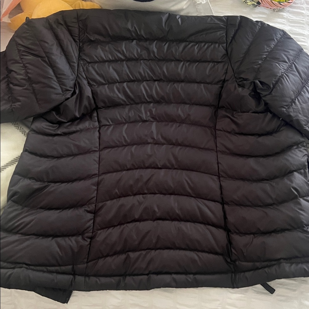Patagonia Kids Black Puffer Jacket - Picture 2 of 3